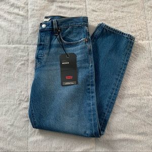 NWT Levi’s Premium Wedgie Straight Leg Jeans